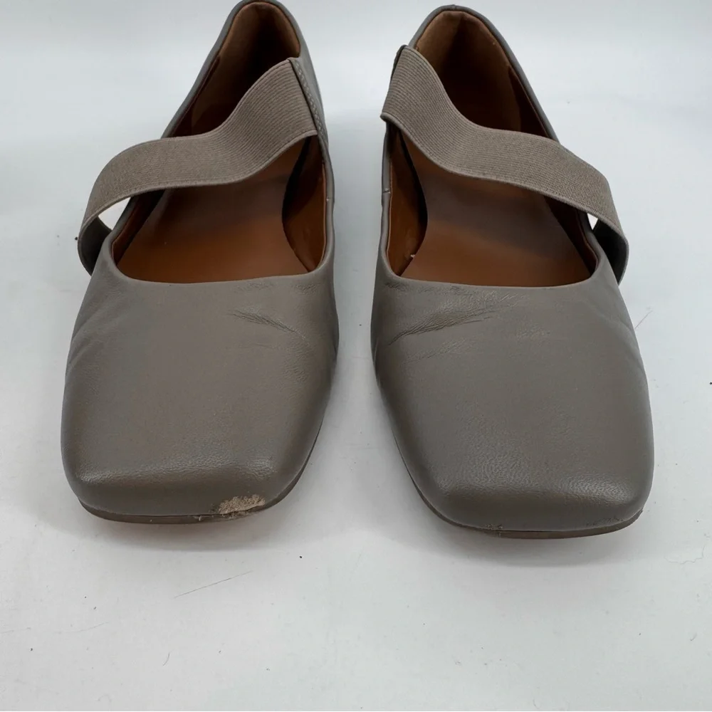 Blondo Brielle Waterproof Flats Taupe Sz. 7.5